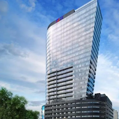 Hanza Tower Space & Pool & Sauna & Jacuzzi Daire *