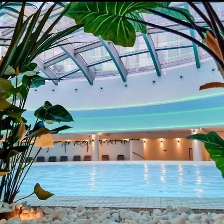 Hanza Tower Space & Pool & Sauna & Jacuzzi Daire